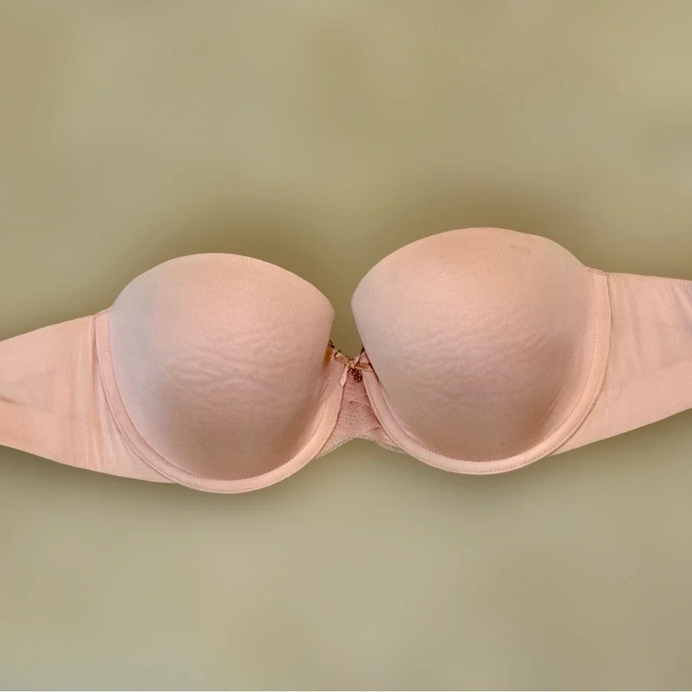 Victoria’s Secret Push-Up Strapless Bra 32DD Light Pink w/ Bow Charm